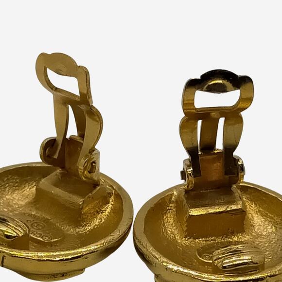 Chanel 24k Gold-Plated Clip-on Earrings - Picture 7 of 9